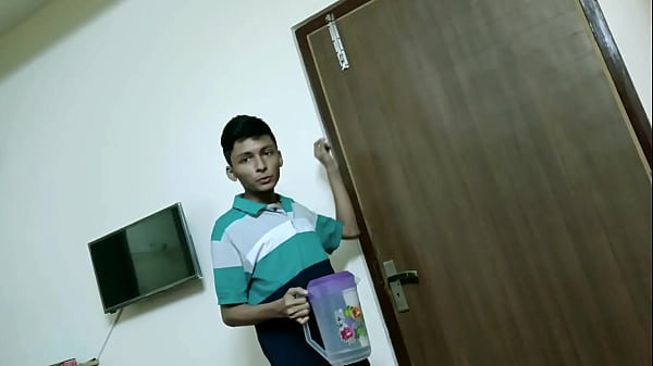 18 Saala Ladkay Ki Mast Chudai Aur Apni Gaand Marwai