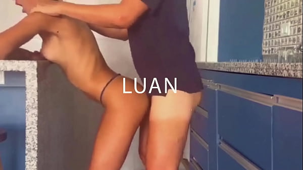 fazendo marido de corno dando pro magrelo tatuado