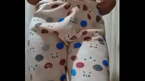 Rica morrita se desnuda para nuestro deleite