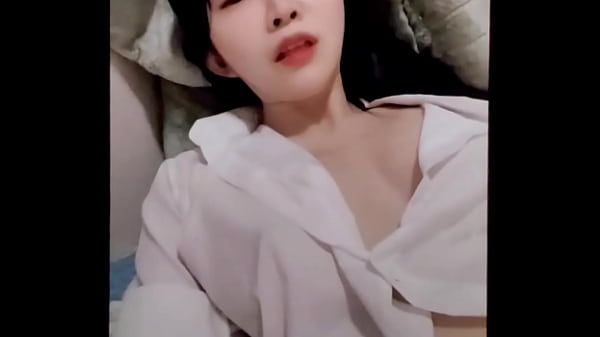 2024-12-18 miffydearbebe 長身長腿高顏質極稀有央央微露嫩B穴